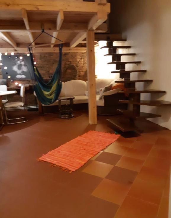 2 Story Studio Apartment Free Parking Included Рига Экстерьер фото